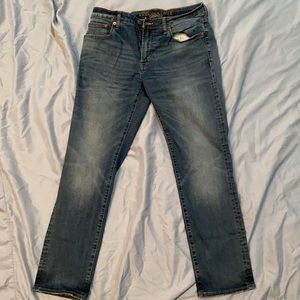 American Eagle ExtremeFlex medium wash Jeans 32x30